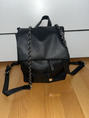 Schwarzer eleganter Rucksack