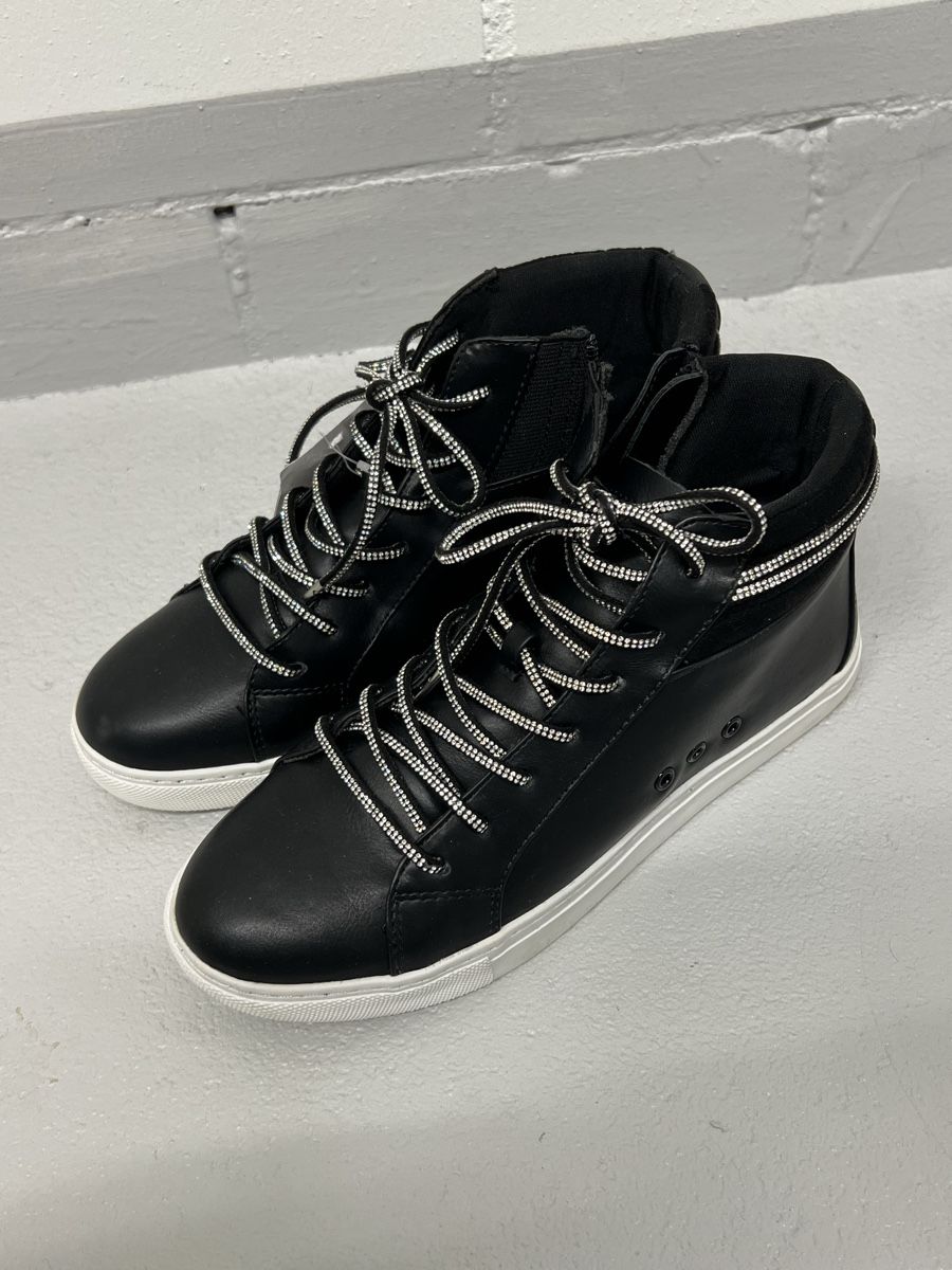 Steve Madden Damenschuhe: Turnschuhe von Steve Madden mit Glitzerschuhbändel – Neu und originalverpackt aus Jona von n.ferrari