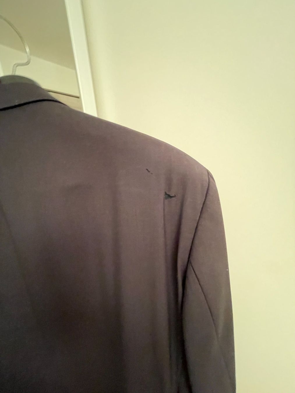 Hugo Boss Giacche: Veste Hugo Boss noire – Usato da OBERENGSTRINGEN venduto da Lolo6316 2