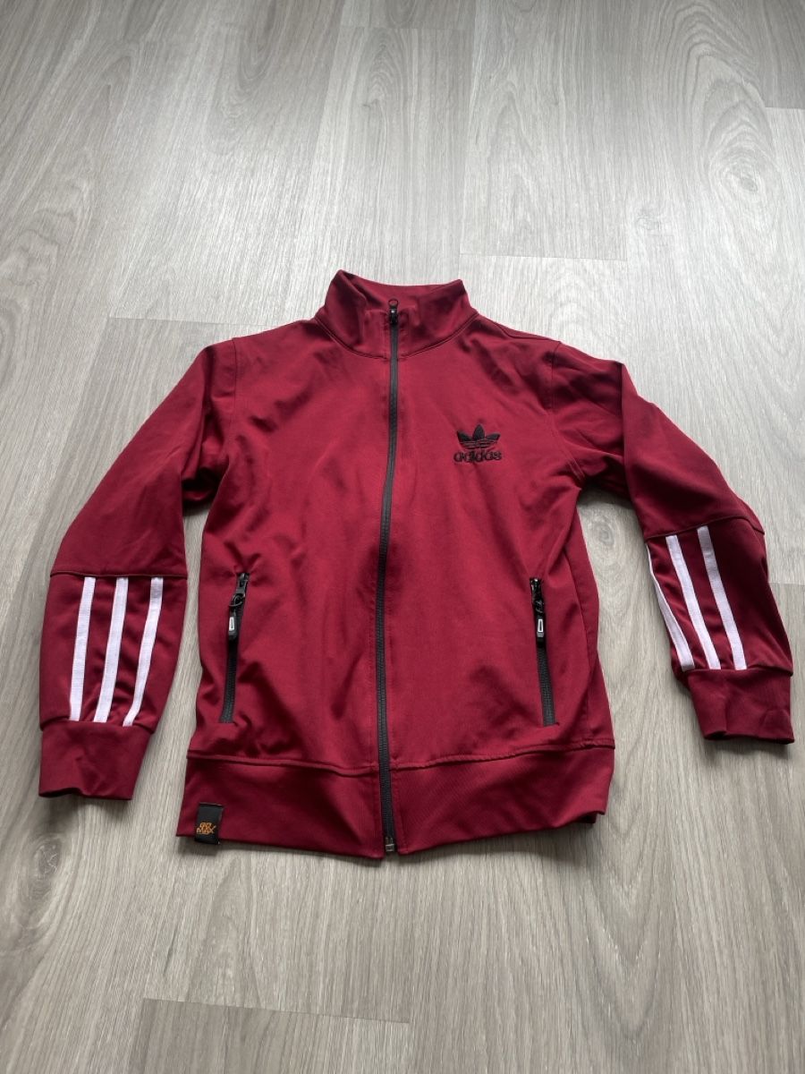 Giacche: Trainingsjacke, bordeauxrot, Grösse 128, Top! – Usato da Biel/Bienne venduto da Bolagol9