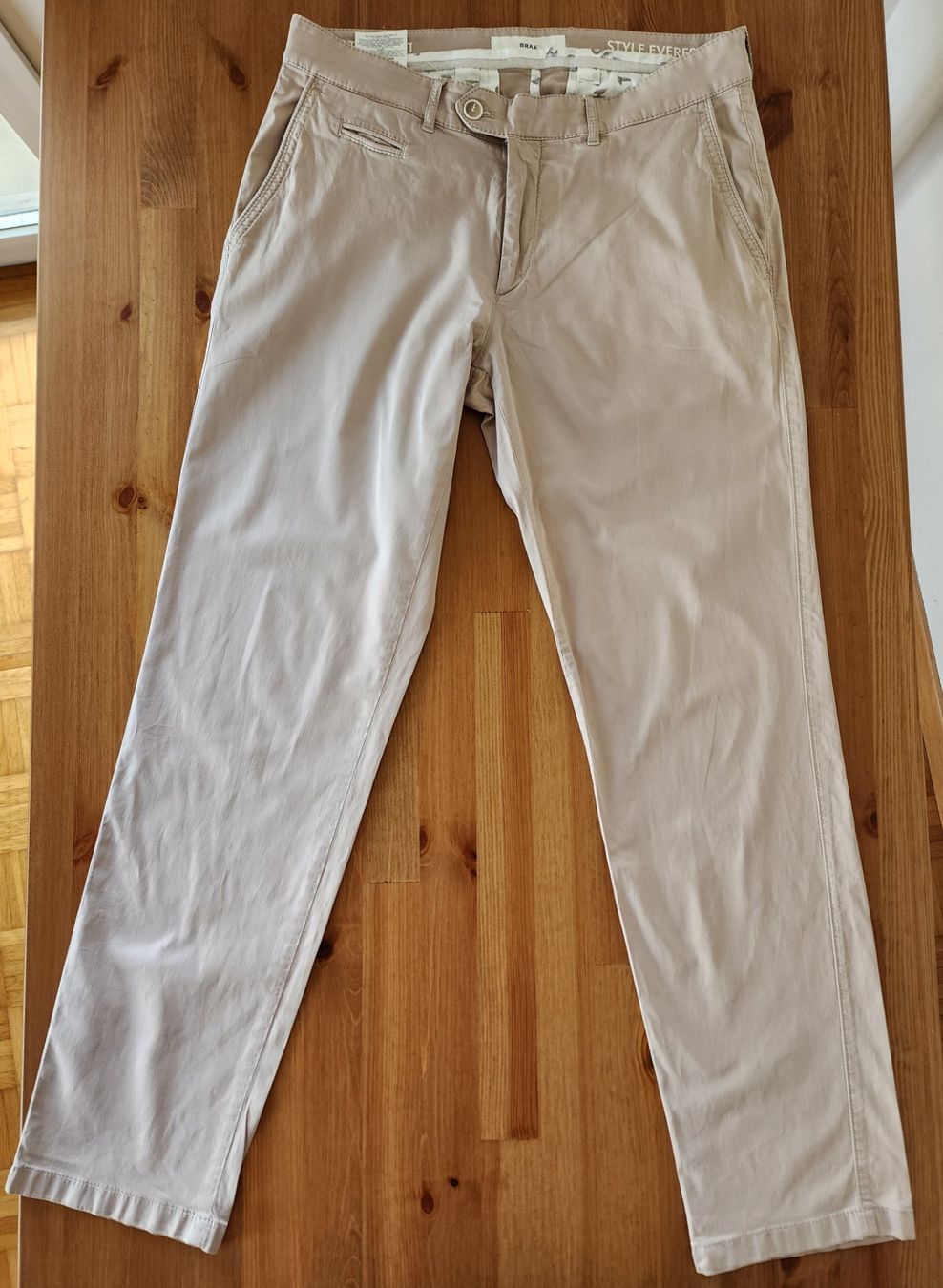 Brax Pantaloni: Hellbeige Chinos Brax - Straight Leg - W32 L32 – Usato da Steinmaur venduto da rica_silva