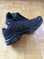 Baskets Nike Air Max Plus noir état acceptable