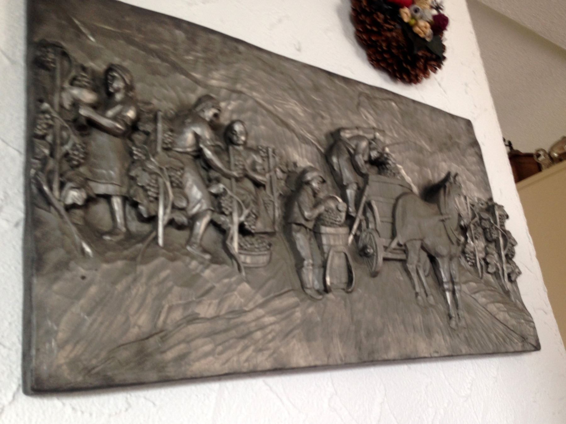 Poster & Bilder: ZINNRELIEF WINZER BEI DER WEINLESE 84cm – Neu (gemäss Beschreibung) aus Eschenbach von Alicekunst 2