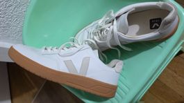 VEJA Sneaker Gr.10 UK Euro angeschrieben 44 aber Ehr 44.5