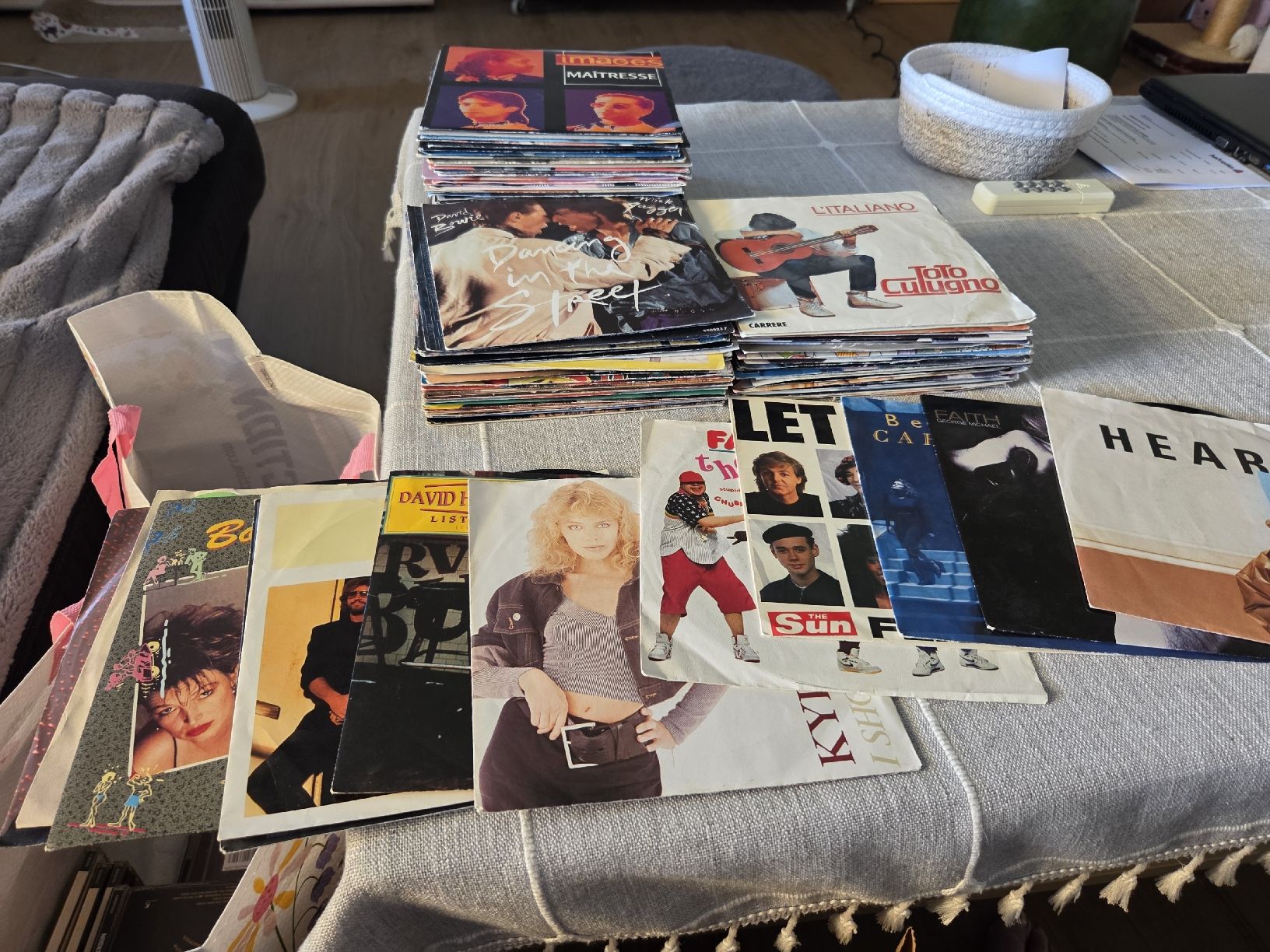 Schallplatten: lot de 45 tours – Neu (gemäss Beschreibung) aus la Chaux-de-Fonds von Firenze6 1