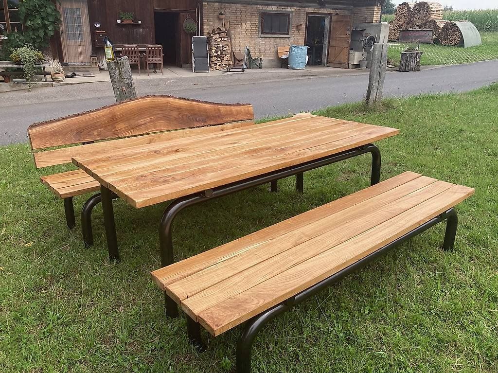 Tavoli: Gartentisch mit 2 Bänken, rustikal und robust, aus Eiche – Usato da Schwarzenburg venduto da Puma39 3
