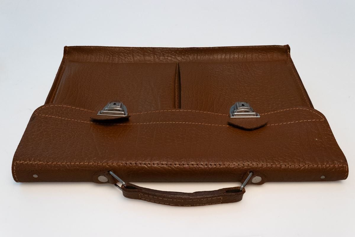 Koffer & Taschen: Aktenmappe – Gebraucht aus Romanshorn von Restwert_Romanshorn 4