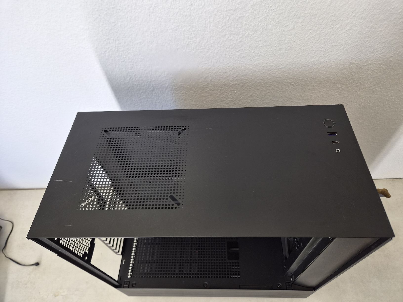Gehäuse: PC Gehäuse Tempered Glass  – Gebraucht aus SCHAFFHAUSEN von Atami99 1