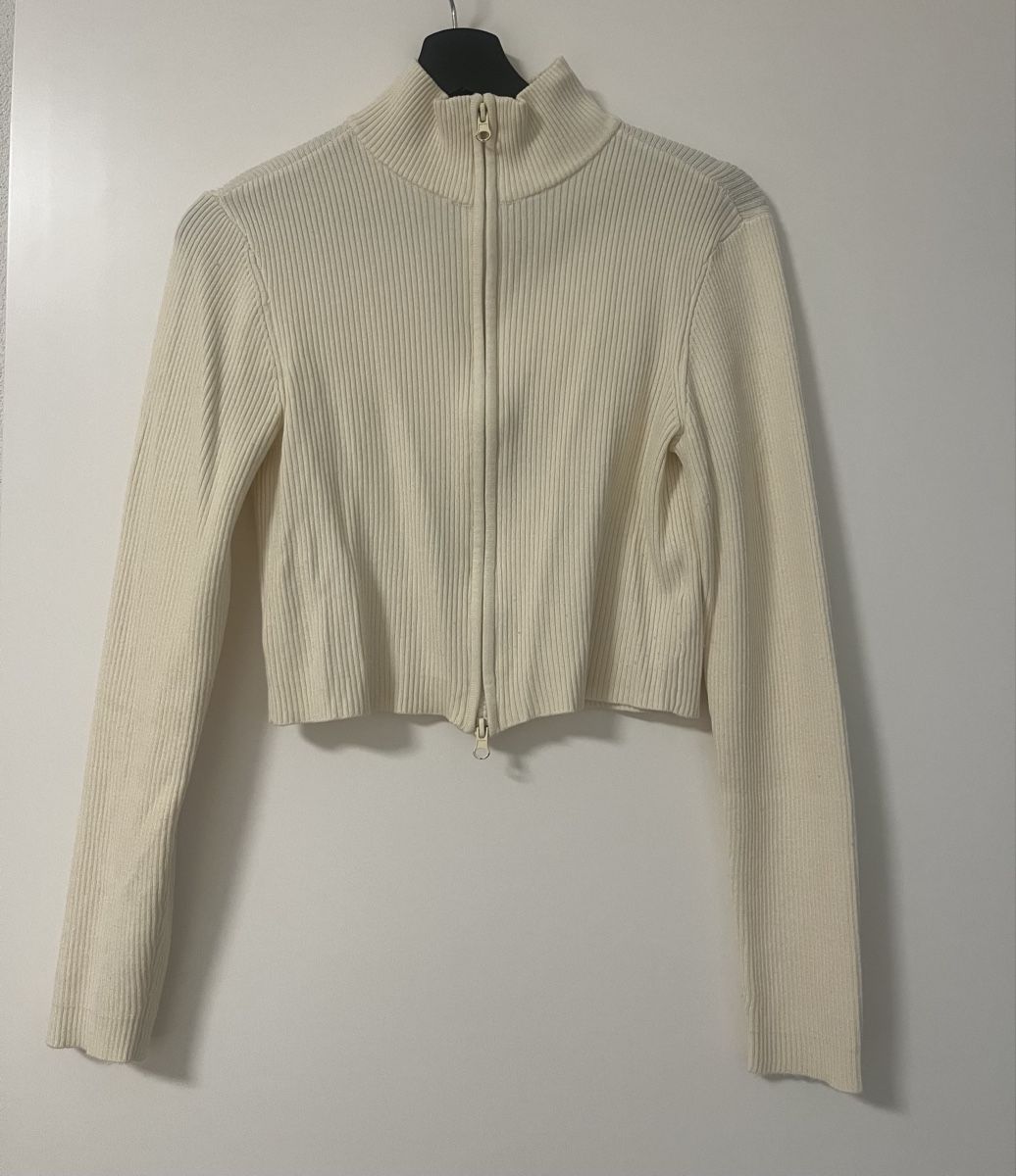 Urban Outfitters Jacken: Trendige Strickjacke mit Reissverschluss – Gebraucht aus Möhlin von eny_lsk7