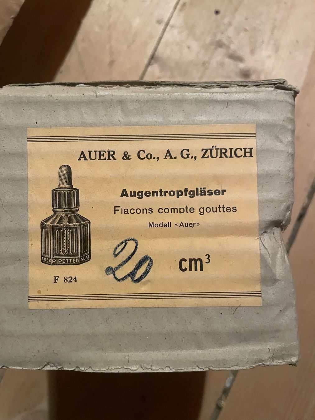 Bicchieri: Auer Augentropfgläser 20 cm3 Modell Auer neu – Nuovo e nell'imballaggio originale da Frauenfeld venduto da Fortserj 1