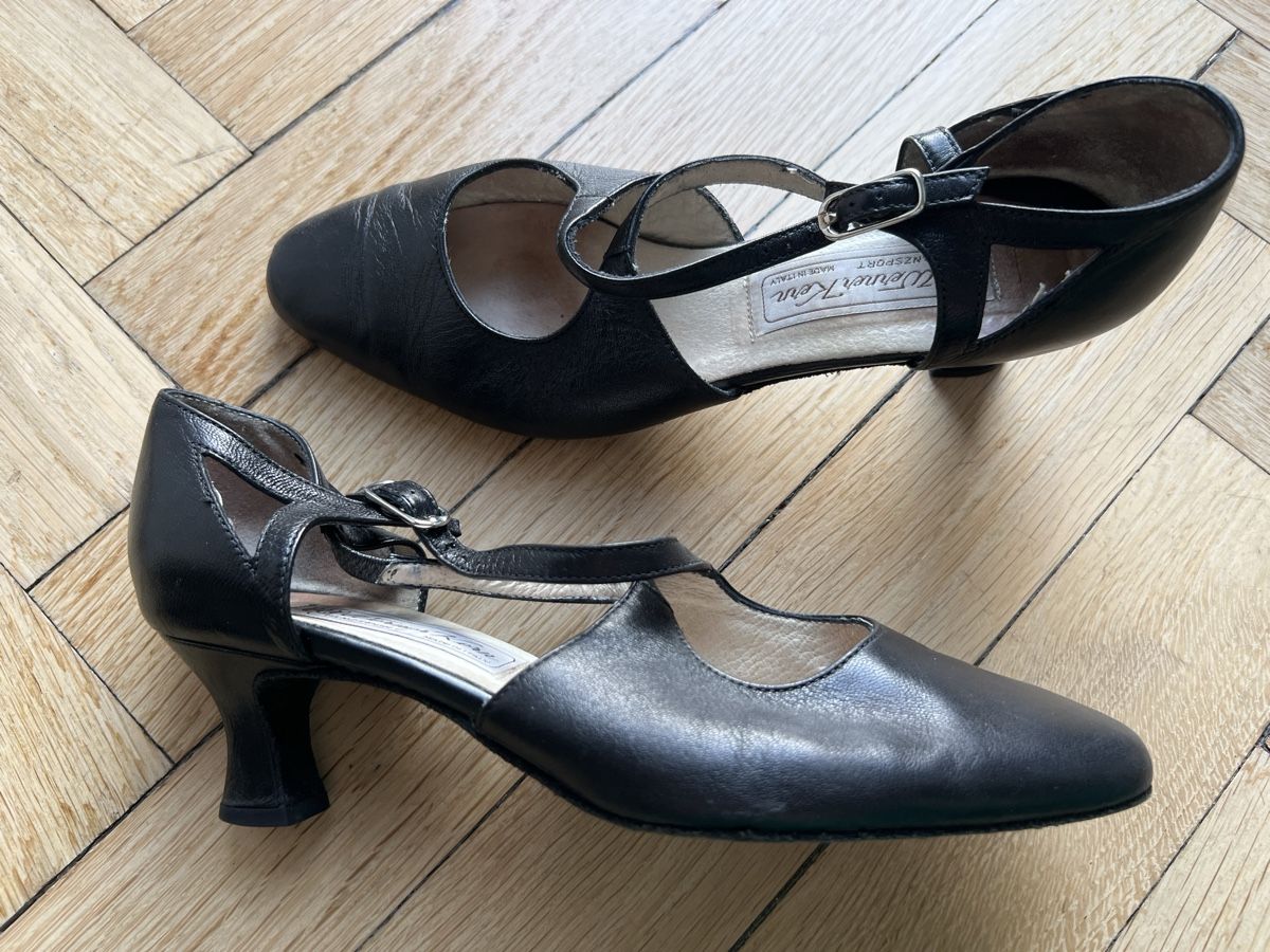 Scarpe da donna: Werner Kern Tanzschuhe Gr.5 – Usato da Basel venduto da ren_s6cy 1