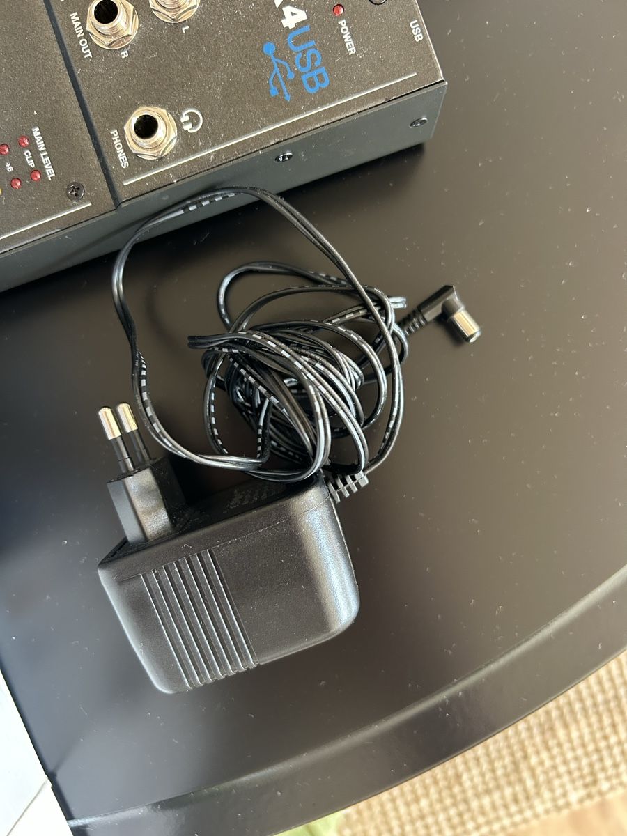 Sistema di controllo: ALESIS MULTIMIX 4 USB FX MIXER/INTERFACE – Usato da Effretikon venduto da sv3nja.r 3