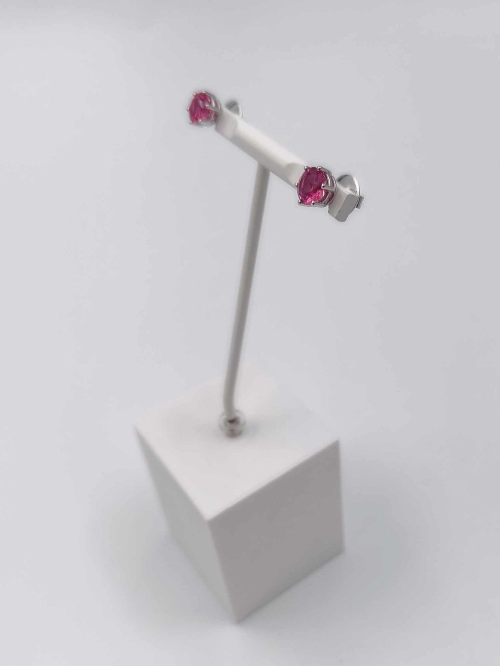 Gübelin Orecchini pendenti & Orecchini a lobo: GÜBELIN "CLASSIC GEMS" TURMALIN SOLITÄR OHRSTECKER – Nuovo (secondo la descrizione) da Luzern venduto da EdiGem 6