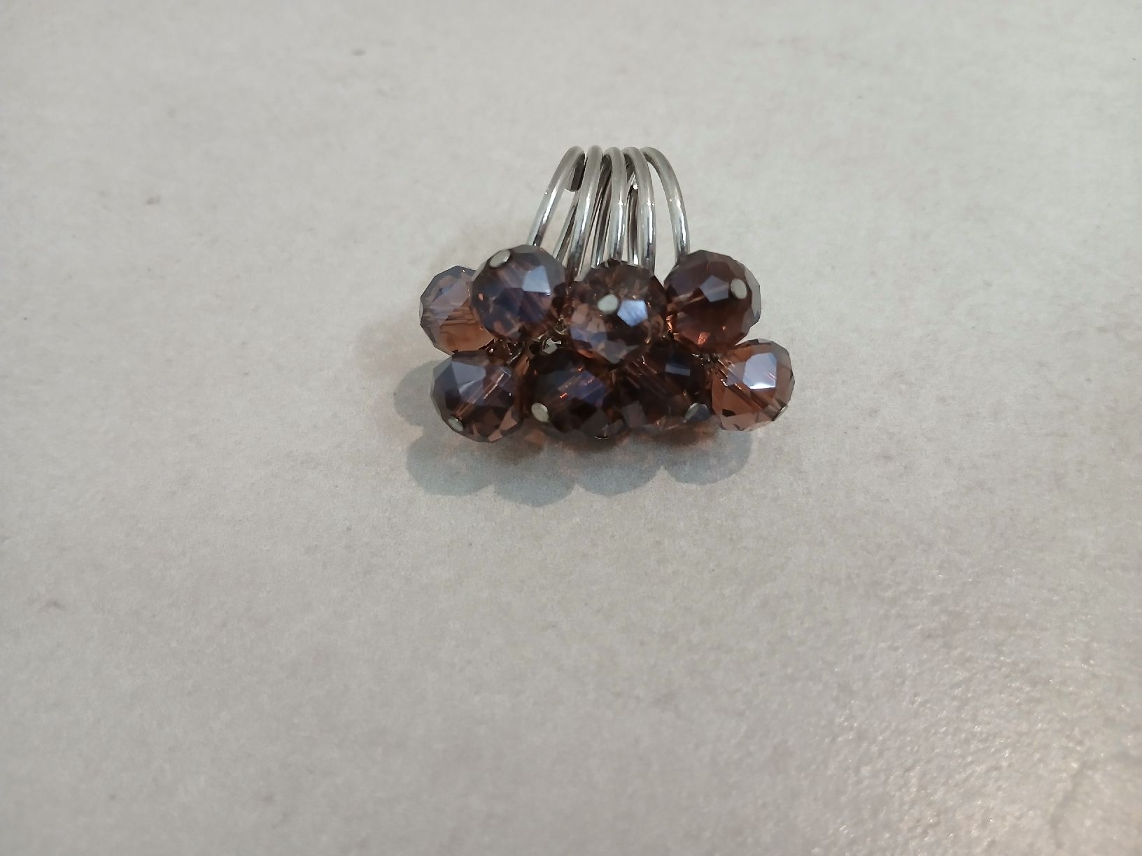 Ringe: Eleganter Ring mit weinroten Glasperlen – Gebraucht aus Schaffhausen von Tearsontape 2