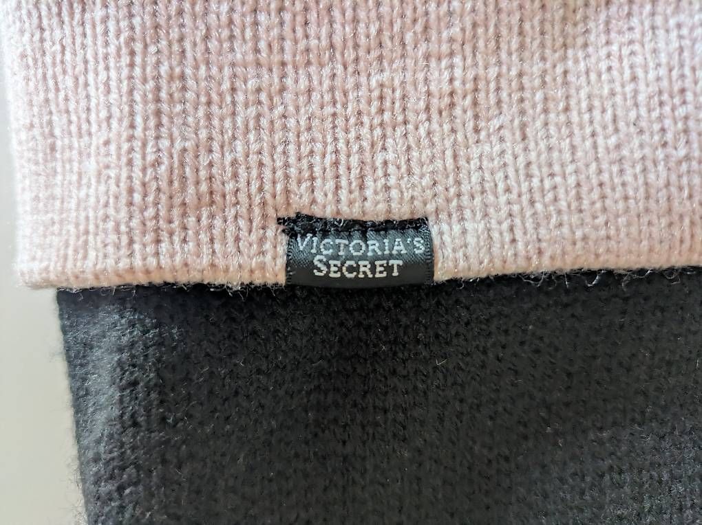 Copricapi, berretti & cappellini: Mütze von "Victoria's Secret" – Usato da Birsfelden venduto da L.L.CoolBean 1