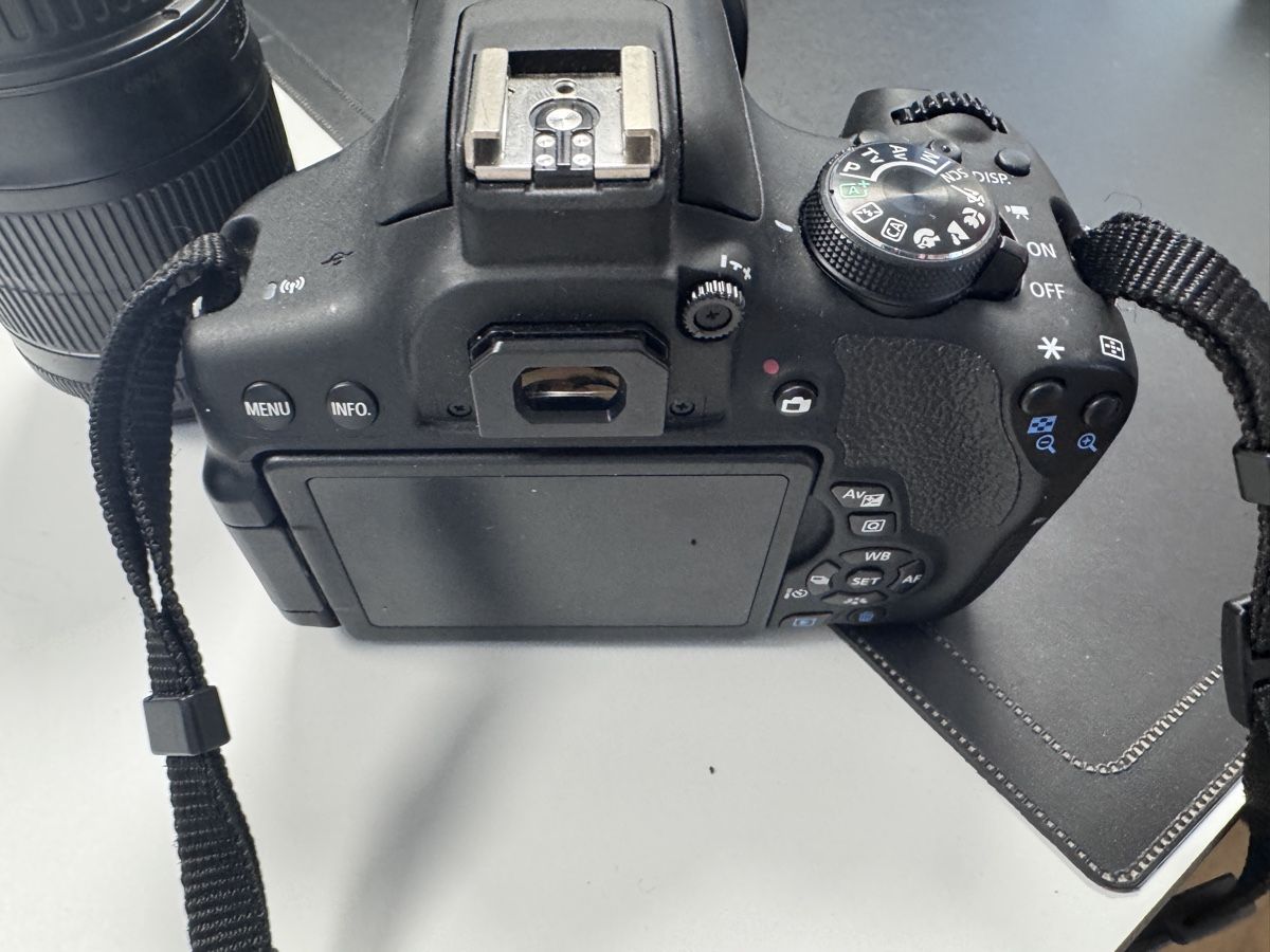 Canon Appareil photo: Canon EOS 750D Kit mit 2 Objektiven (1x Weitwinkel) – D'occasion à Nenzlingen par mtiag 2