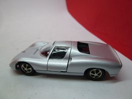 Porsche 910 - silber - aus dem "berühmten" Märklin Set