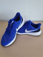 Nike Sportschuhe Gr. 38.5 NEU