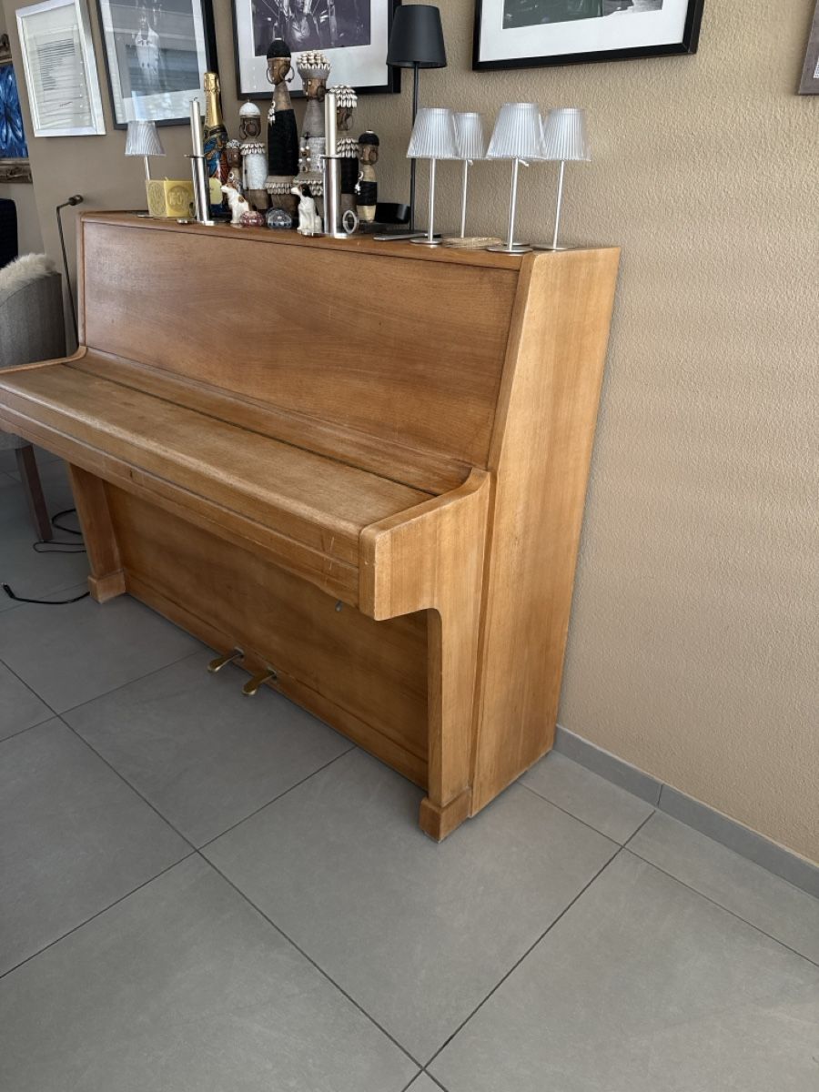 Strumenti musicali: Klavier helles Holz guter Zustand – Usato da Kilchberg ZH venduto da lin_8dds 1