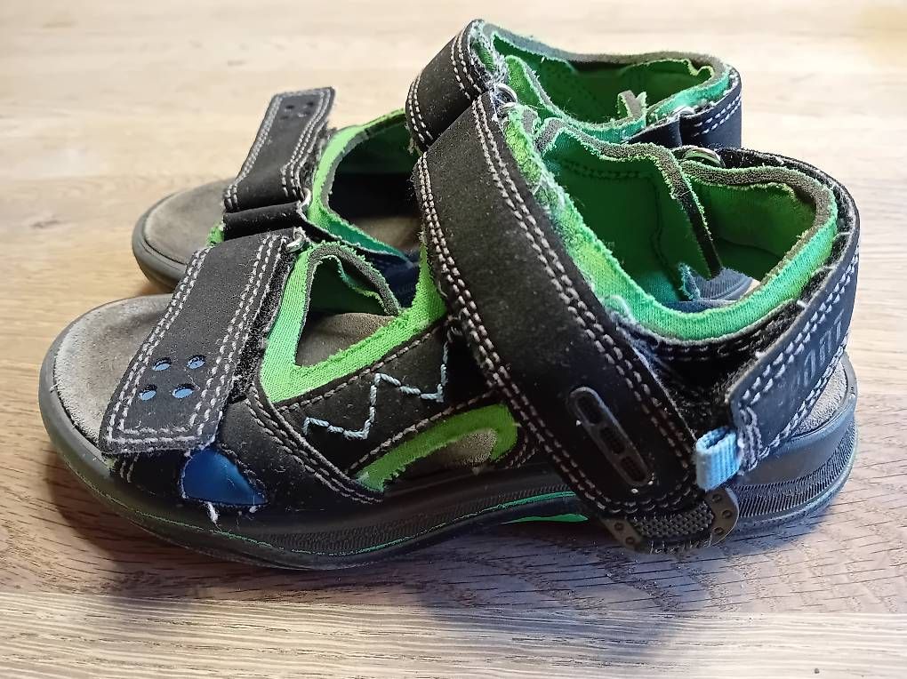 Scarpe per ragazzi: Sandalen Gr. 31 – Usato da Auw venduto da luszur