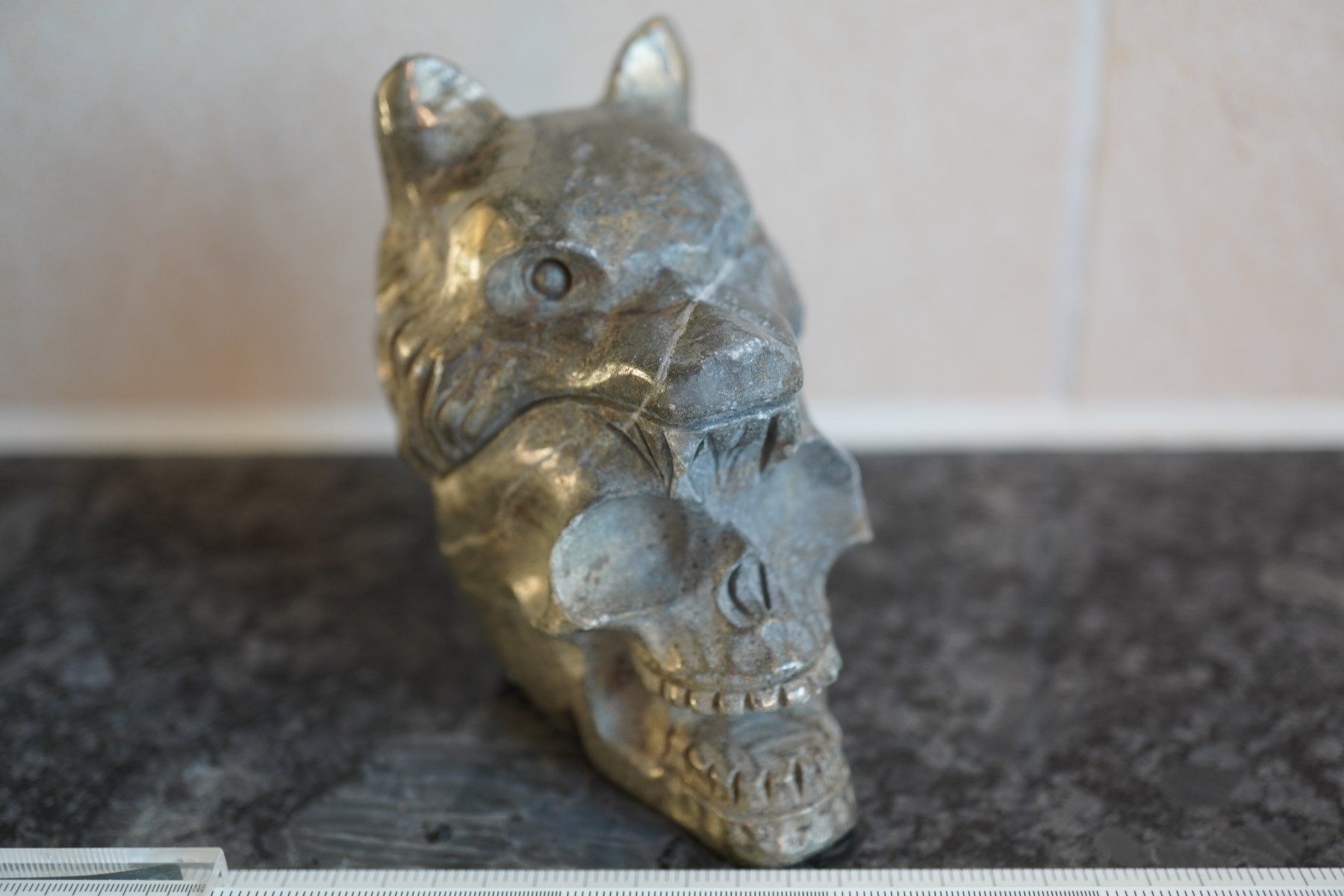 Minerali & Pietre curative: Pyrit Wolf  Skull   70mm x 45mm    TOPSTONE Detailliert – Nuovo e nell'imballaggio originale da Eschenbach SG venduto da topstone 1