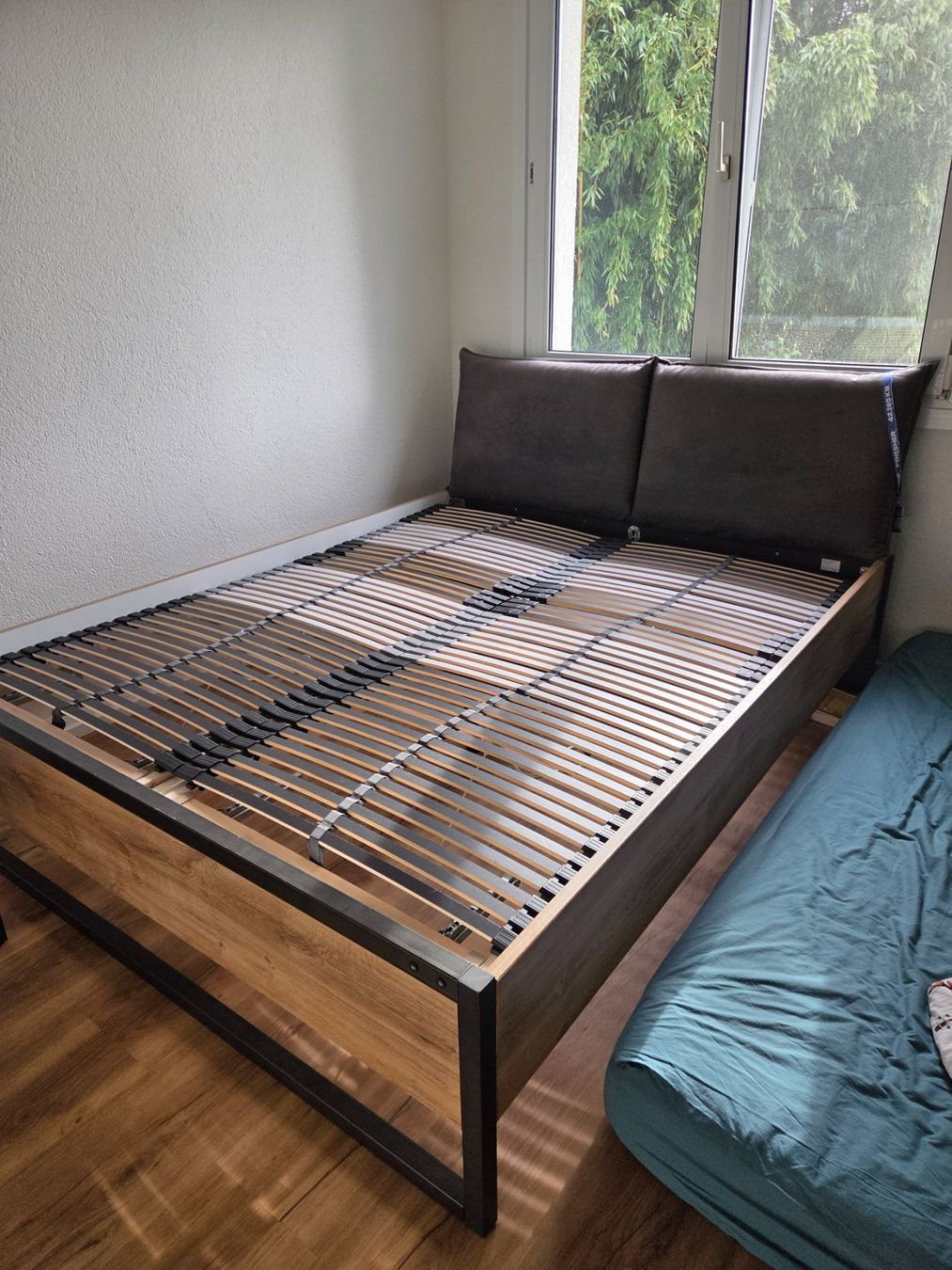 Conforama Letti: Doppelbett mit Lattenrost und Kopfteil – Usato da Birmensdorf ZH venduto da Svetlana_K