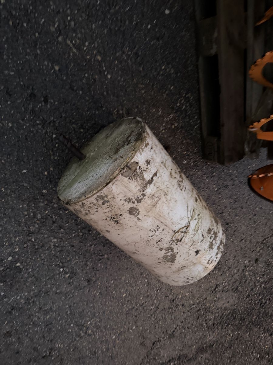 Parti di macchinari per lavorazione del terreno: Frontgewicht – Usato da Speicher venduto da RR26 1