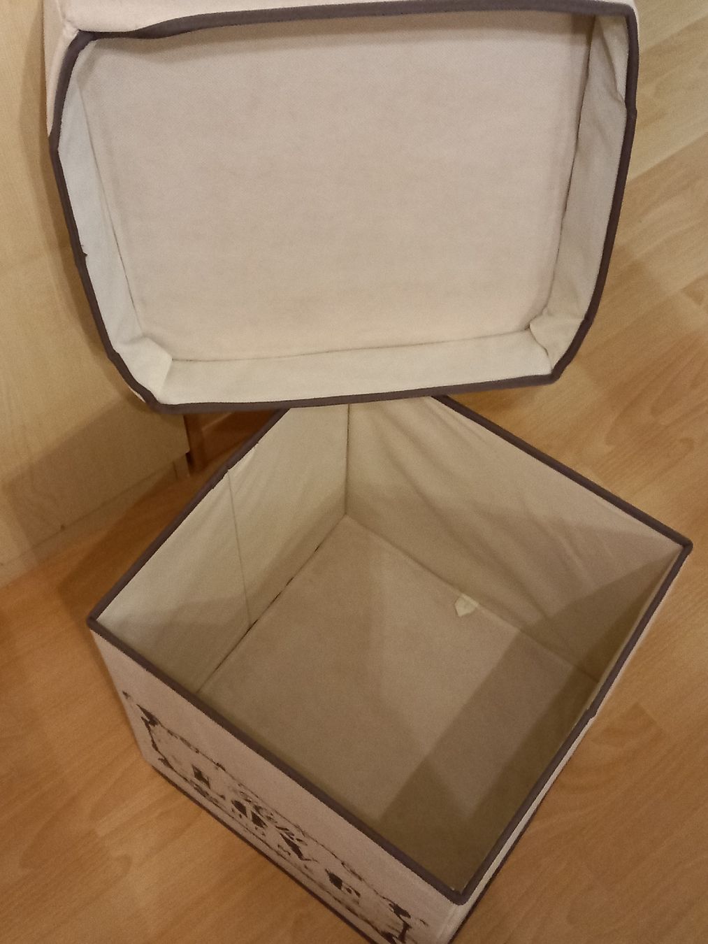 Hocker: Hocker mit Staufach – Gebraucht aus Sirnach von agm_mv57 2