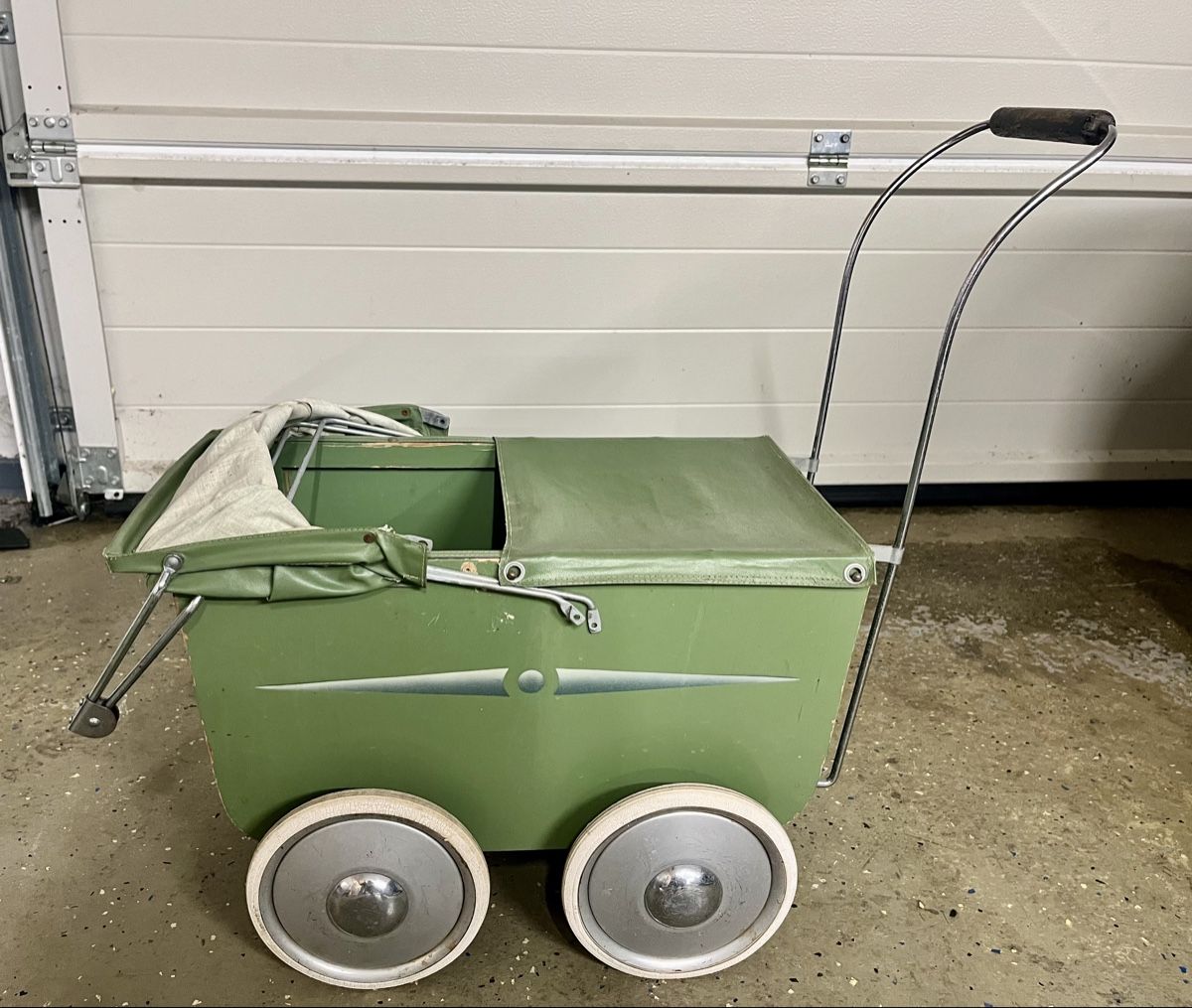 Nostalgie Kinderwagen, Vintage Charme der 50 / 60er Jahre (Gebraucht) in  Oftringen fr CHF 1  nur Abholung auf Ricardo kaufen