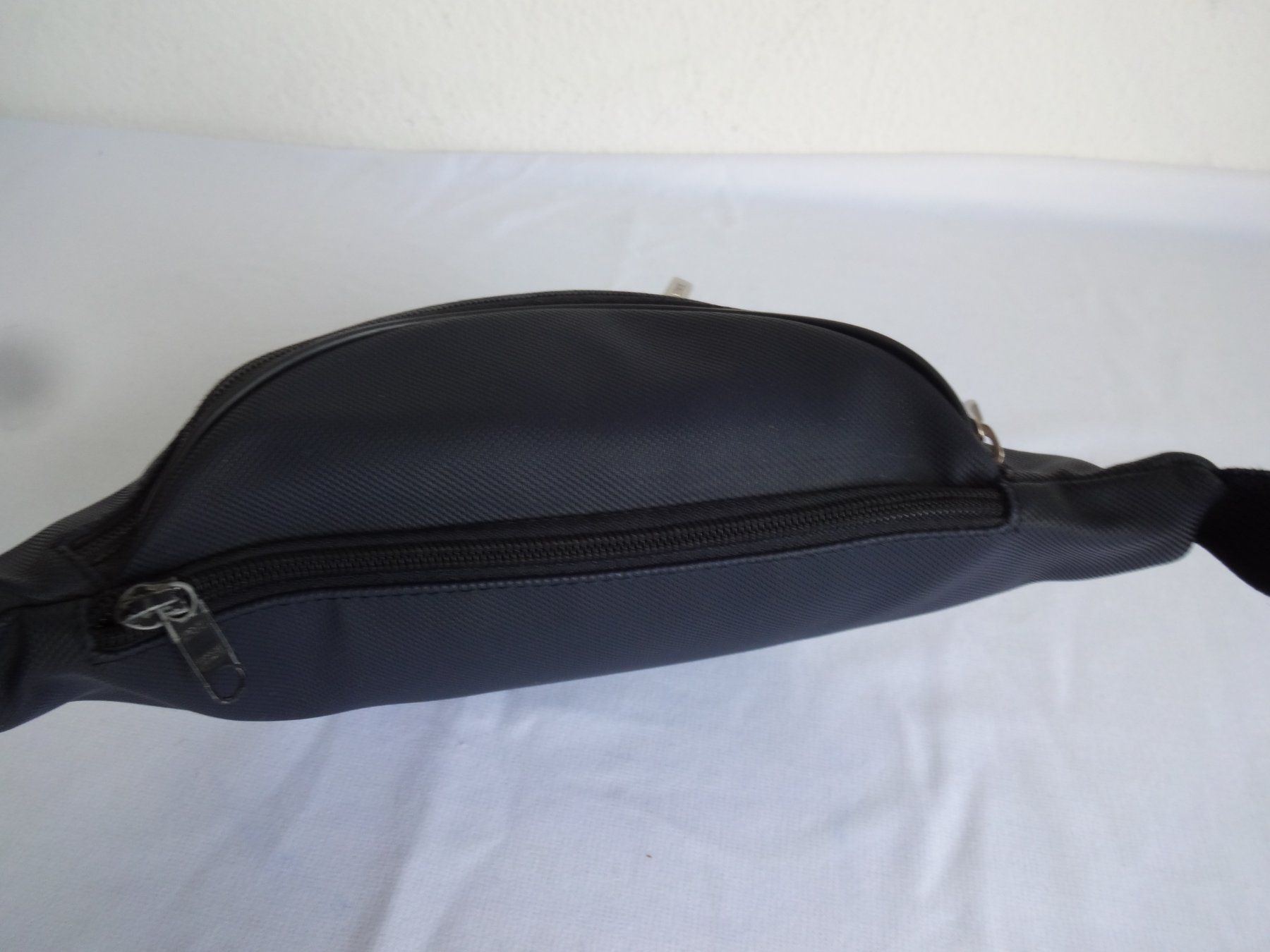 Lacoste Borse: " Lacoste " Dunkel-Blaues Bauchtasche – Usato da Frauenfeld venduto da Reyy58 3