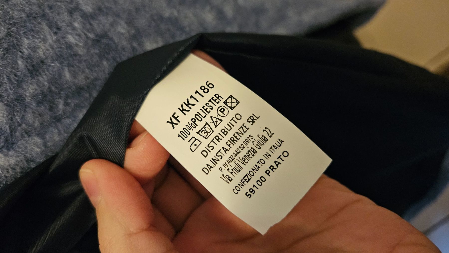 Cappotti: Cappotto azzurro in poliestere – Usato da Melano venduto da H-Sara 2