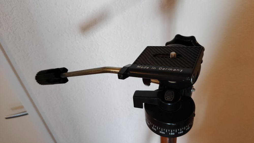 Treppiedi & Teste: Stativ Professionelles Stativ Fotografie – Usato da Zürich venduto da Tcrush 2