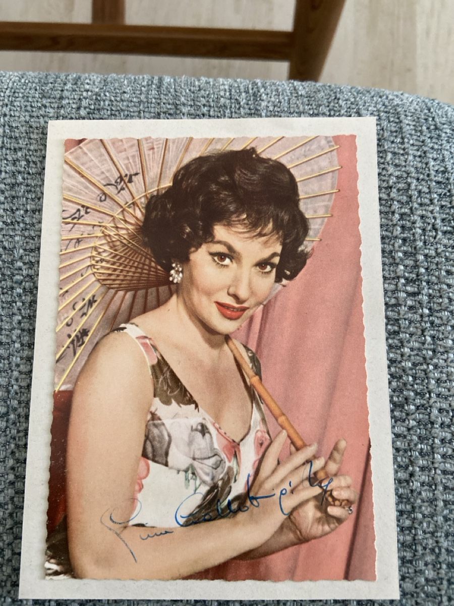 Autografi: Autogrammkarte Gina Lollobrigida  – Usato da Henggart venduto da cdl_zh5b 2