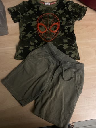 Sommer Set Gr.122: Spiderman Shirt & Friboo Shorts