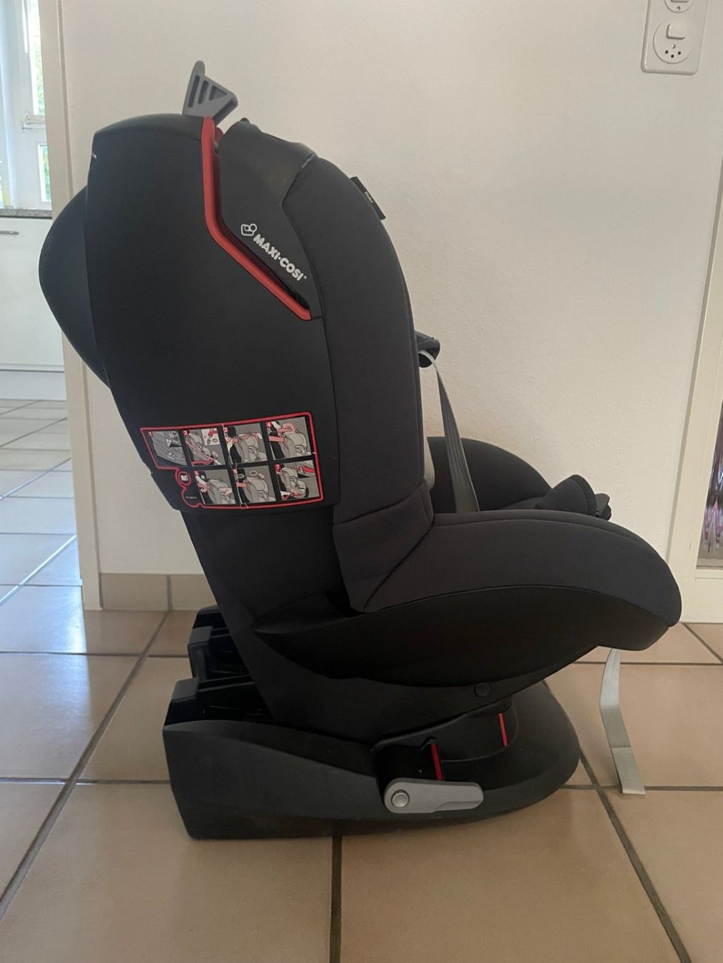 Seggiolini per auto: Maxi-Cosi Tobi Kindersitz – Usato da Bottmingen venduto da fabzer 1