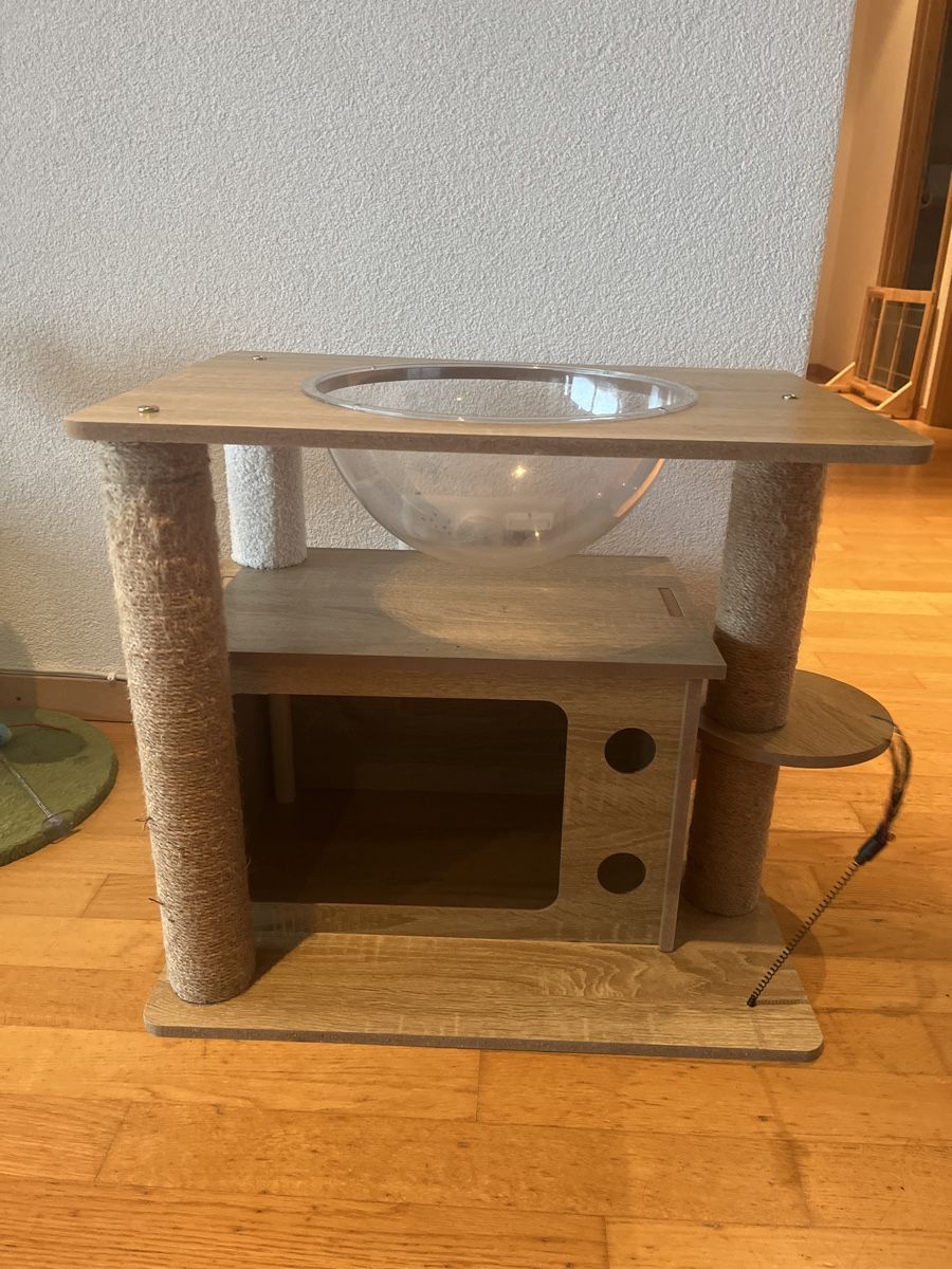 Tiragraffi: Meuble pour chat – Usato da Mont-sur-Lausanne venduto da Pioutch