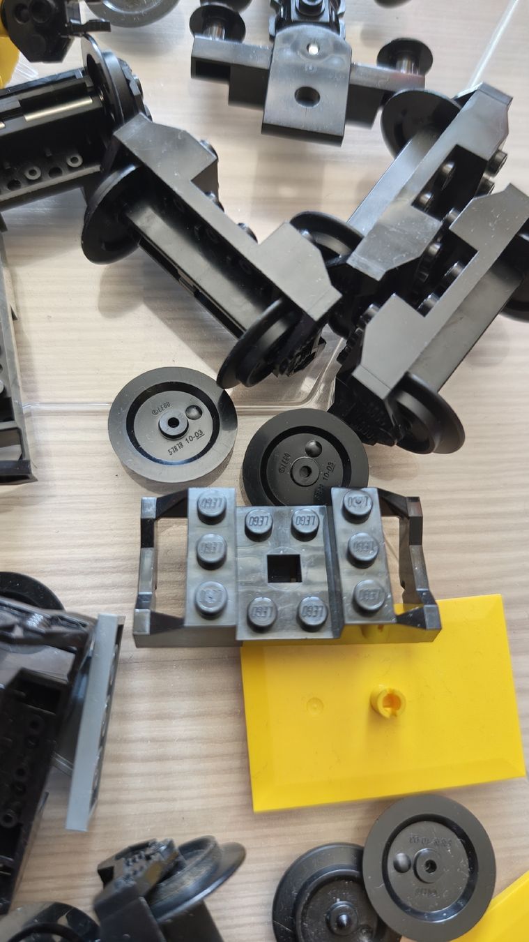 Lego Spielzeuge: Lego Eisenbahn Teile – Gebraucht aus Effretikon von Superkarin7 3