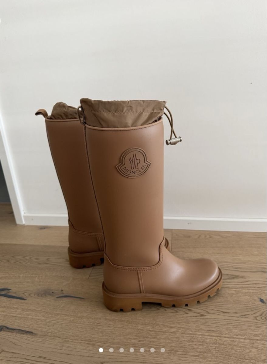 Moncler Chaussures femmes: Bottes moncler – Neuf (Voir description) à Perroy par MR6. 1