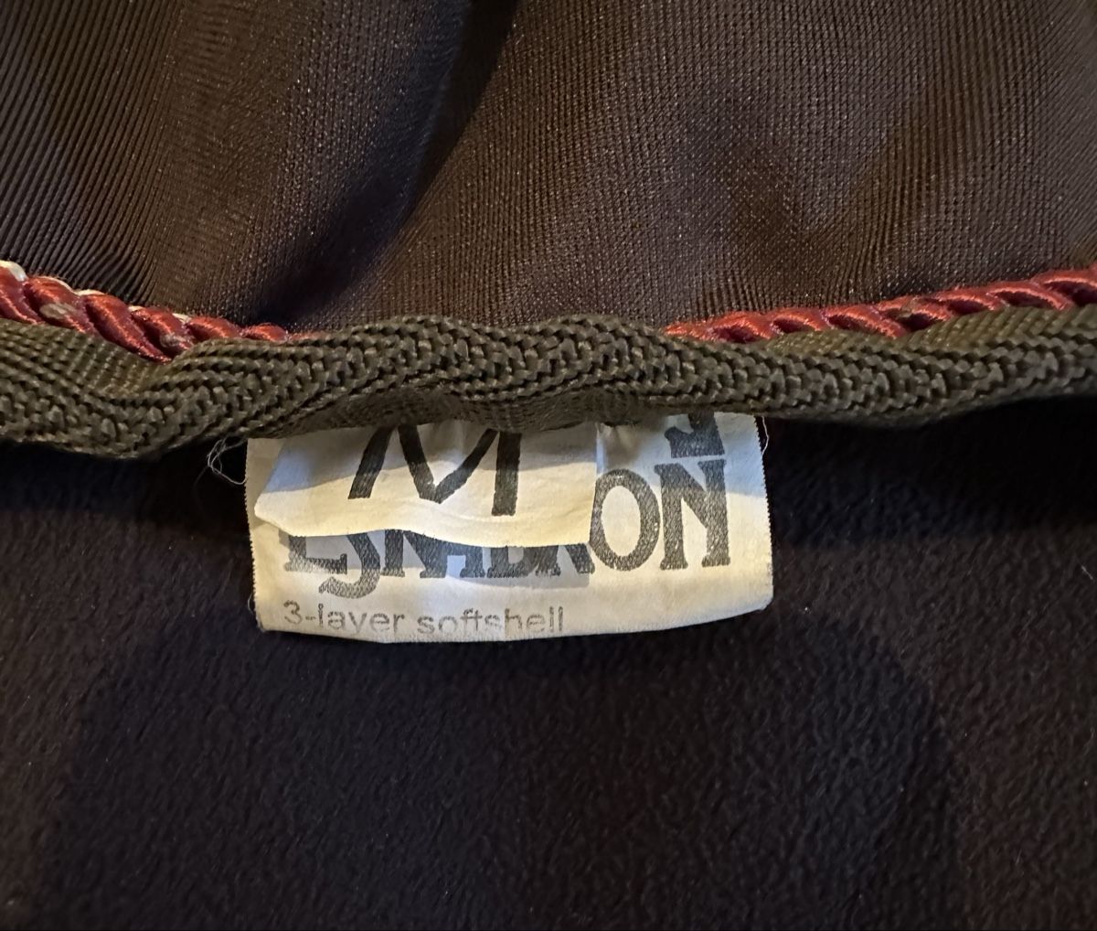 Eskadron Coperte: Eskdron Ausreitdecke aus Softshell – Usato da Ettingen venduto da Tepi0 2