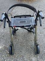 Rollator léger pliable 4 roues très bon état