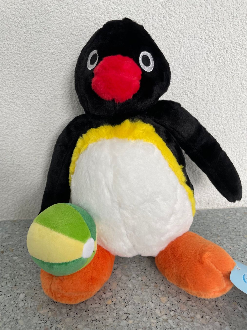 Statuette: PINGU mit Ball – Nuovo e nell'imballaggio originale da Schaffhausen venduto da krokodilgena 1