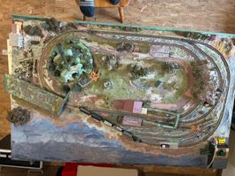 Modelleisenbahn Anlage mit vielen Details, Konvolut Spur N