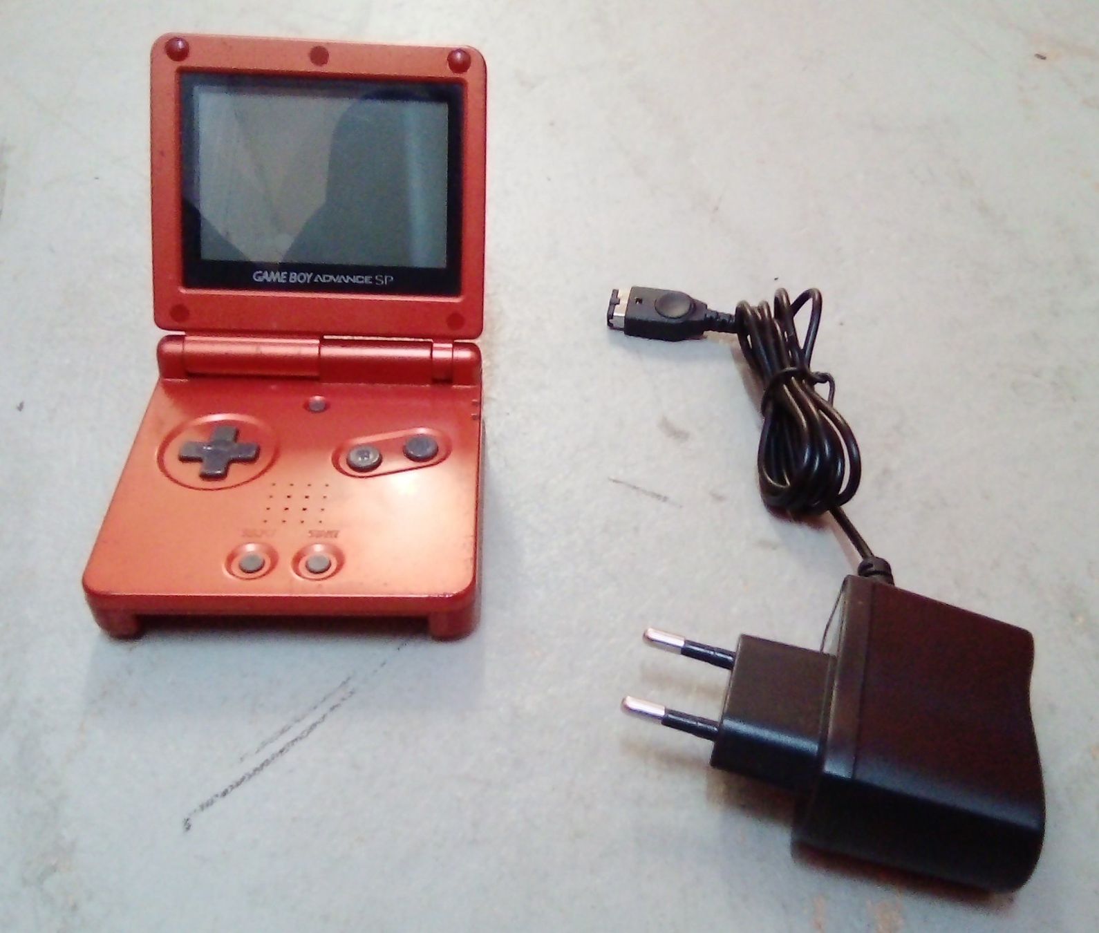 Nintendo Konsolen: Nintendo Game Boy Advance SP - Rot Edition - Konsole – Gebraucht aus Winterthur von Colonica