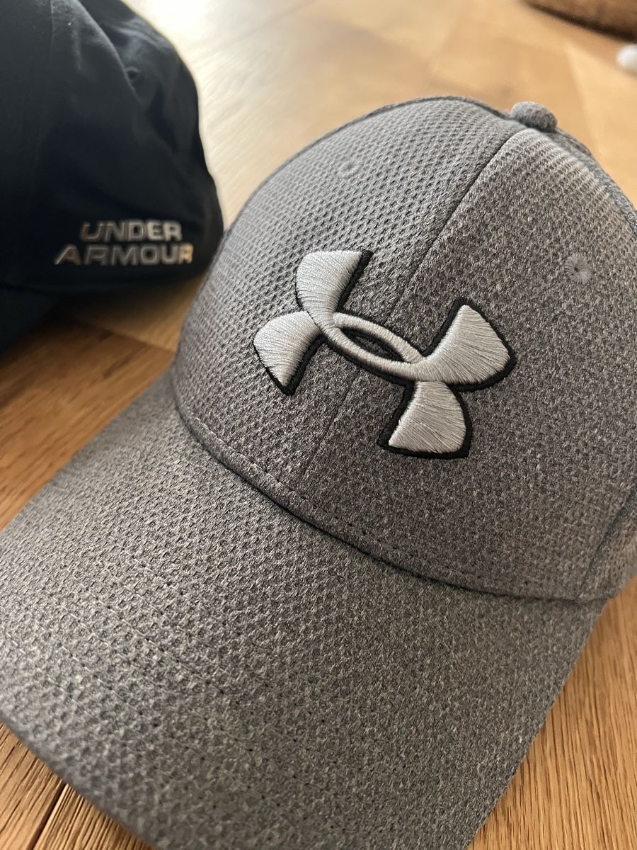 Altro in  Abbigliamento & Accessori: Under Armour Cap, verschiedene Modelle, Top, 3 Stück – Usato da Erlinsbach SO venduto da tinu883 2