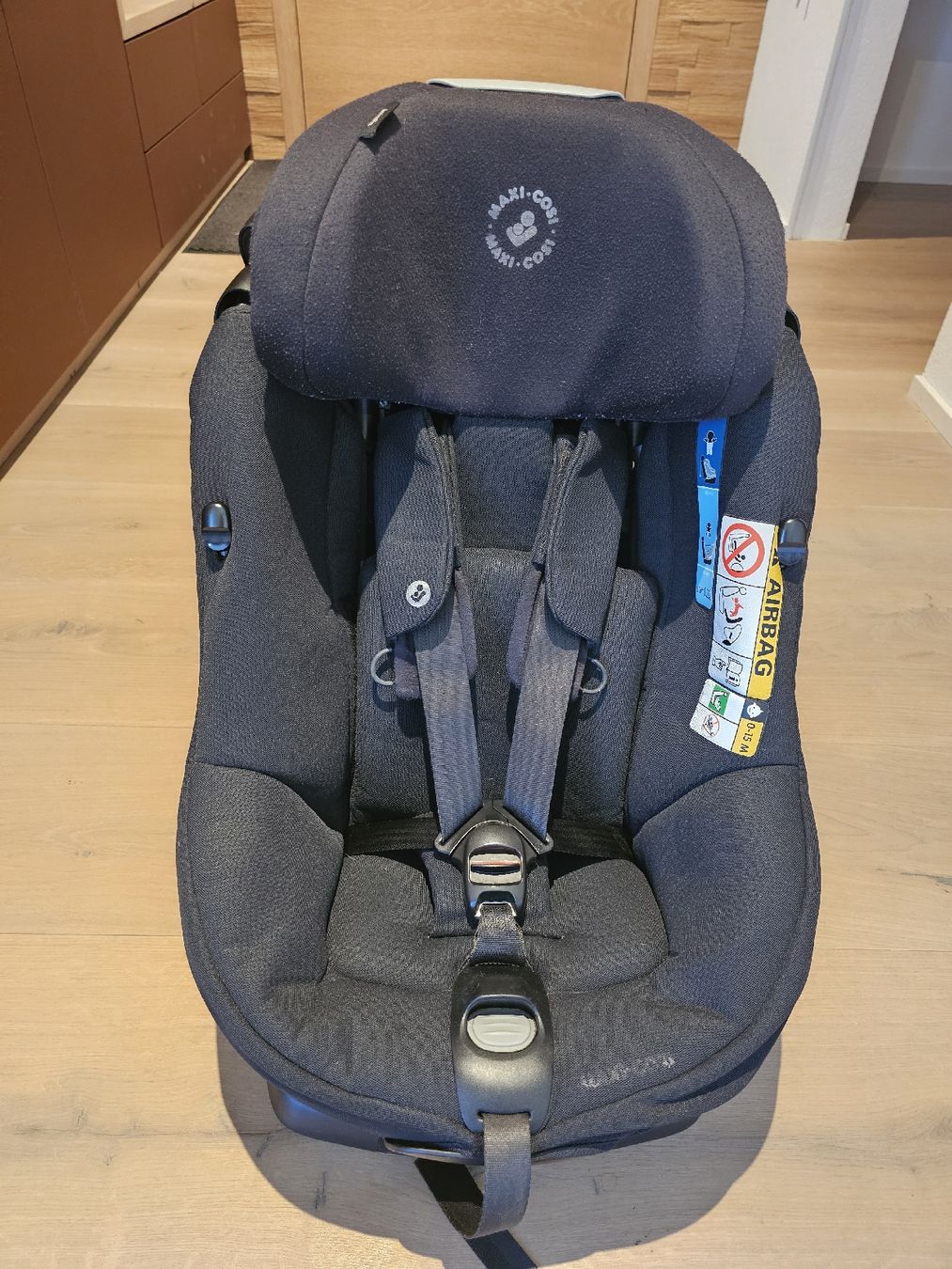 Maxi-Cosi Seggiolini per auto: Maxi-Cosi AxissFix 61cm - 105 cm – Usato da Hauenstein venduto da Desey