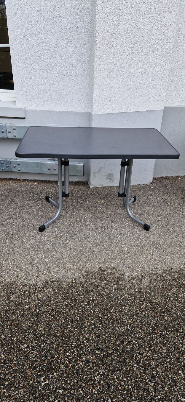Tables: Gartentisch neu – Neuf avec emballage d'origine à Lützelflüh-Goldb par Rampenverkauf_72_ 1