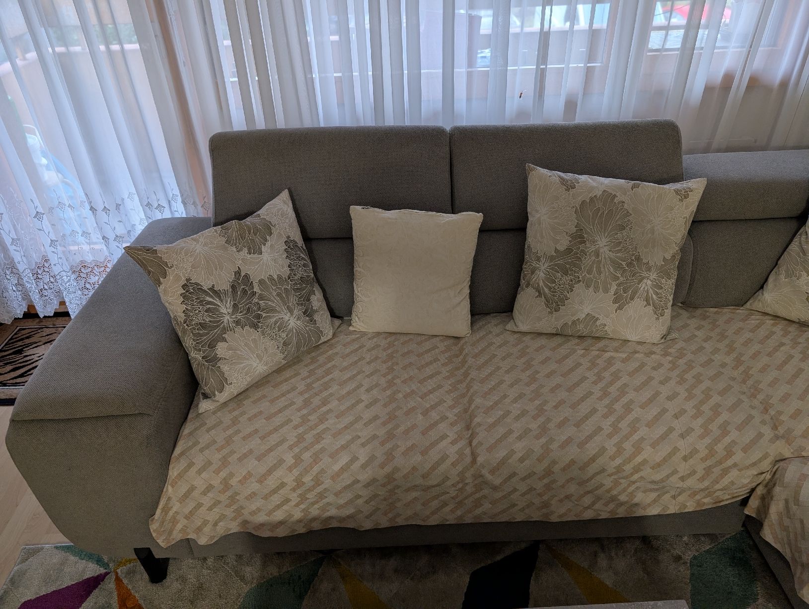 Conforama Divani: Ecksofa mit Bettfunktion inkl Tischlein – Nuovo (secondo la descrizione) da Zufikon venduto da Cmilan331 5