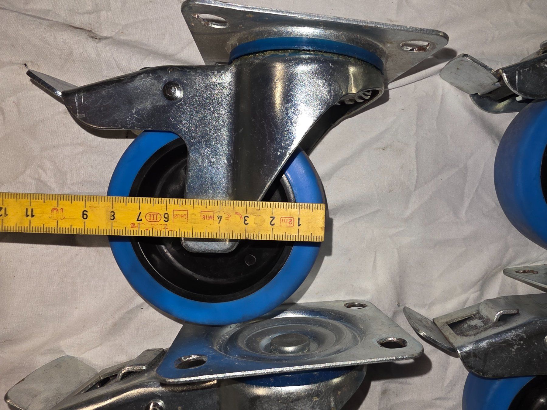 Altro per stoccaggio & trasporto: 4 Lenkrollen mit Bremse blau Rad 9 cm – Usato da Kirchlindach venduto da rey_g5wn 5