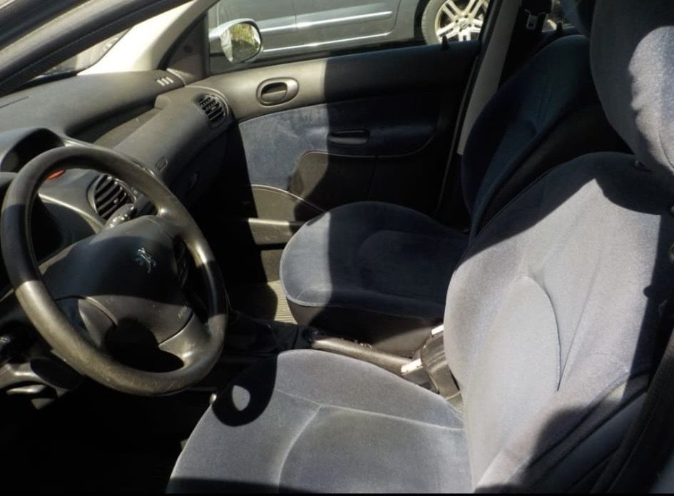 Peugeot Automobili: Peugeot 206 silber 5-türig – Usato da Rikon im Tösstal venduto da mar_dfw8 4