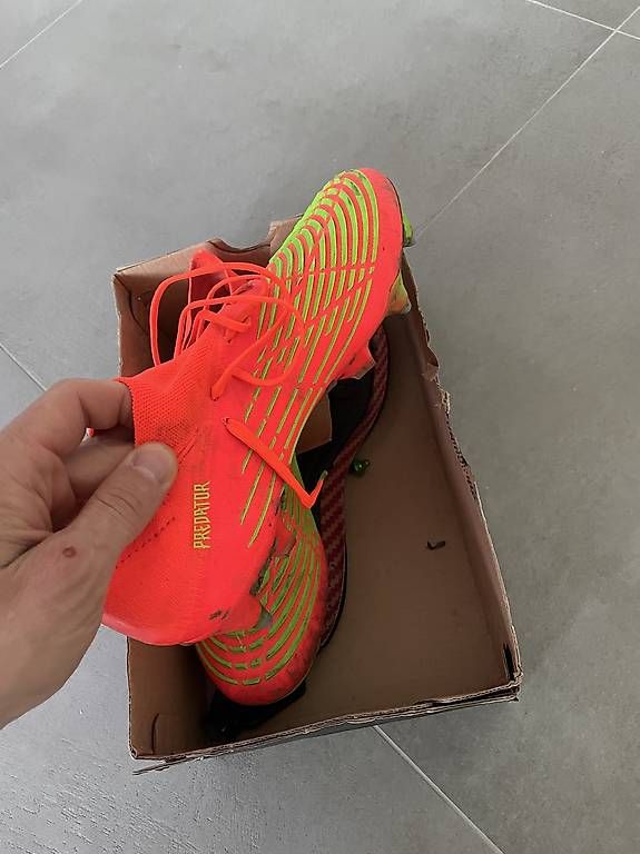 Scarpe da uomo: Adidas Predator originali 44 2/3 nuove  – Usato da Cugnasco venduto da ile_5jb9 1